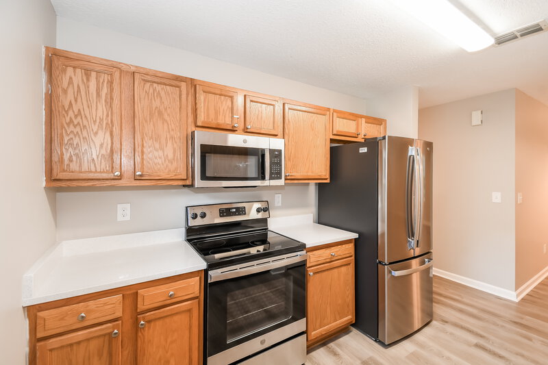 1,540/Mo, 1233 Homard Pl Jacksonville, FL 32225 Kitchen View 2