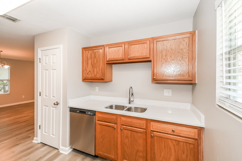 1,540/Mo, 1233 Homard Pl Jacksonville, FL 32225 Kitchen View 3