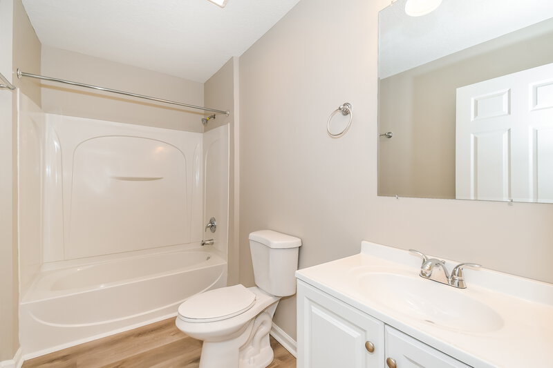 1,540/Mo, 1233 Homard Pl Jacksonville, FL 32225 Bathroom View