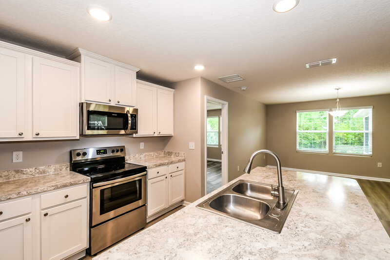 3,480/Mo, 3507 Twin Falls Dr Green Cove Springs, FL 32043 Kitchen View 2