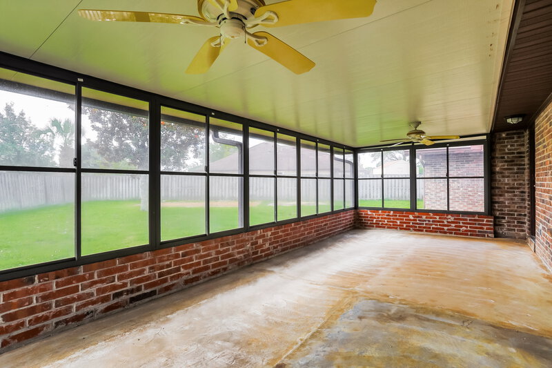 1,995/Mo, 553 Harrison Ave Orange Park, FL 32065 Sun Room View