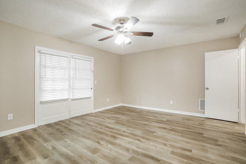 1,995/Mo, 553 Harrison Ave Orange Park, FL 32065 Main Bedroom View