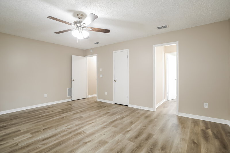 1,995/Mo, 553 Harrison Ave Orange Park, FL 32065 Main Bedroom View 2
