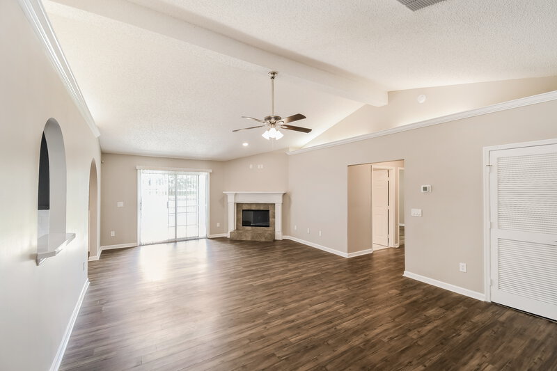 2,030/Mo, 7957 Macinnes Dr Jacksonville, FL 32244 Living Room View 2