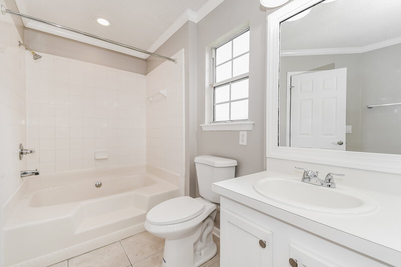 2,030/Mo, 7957 Macinnes Dr Jacksonville, FL 32244 Bathroom View 2