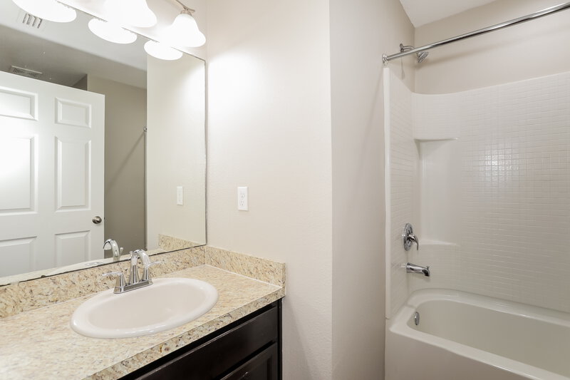 1,885/Mo, 77841 Lumber Creek Blvd Yulee, FL 32097 Bathroom View