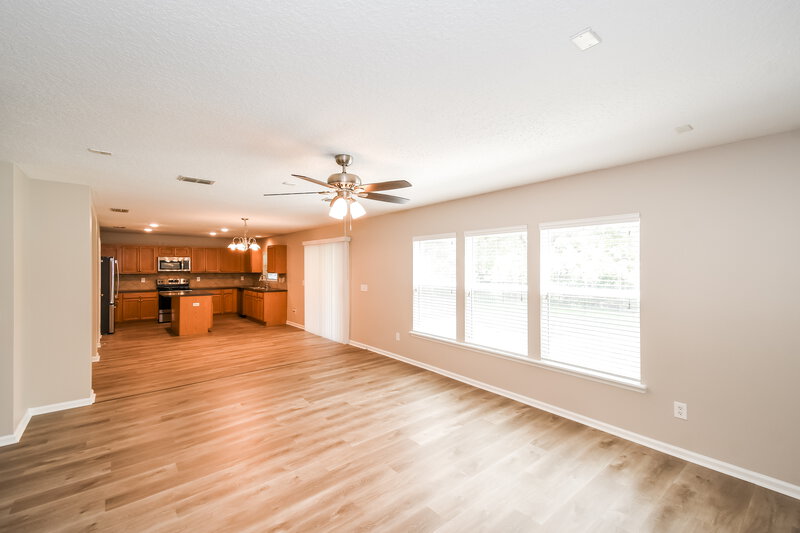 2,315/Mo, 3840 Marsh Bluff Dr Jacksonville, FL 32226 Living Room View 2