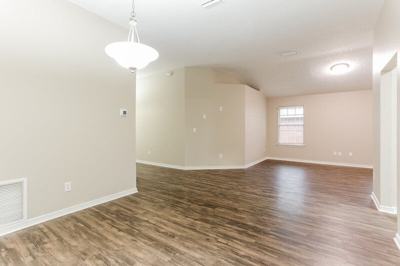 1,730/Mo, 7524 Westland Oaks Dr Jacksonville, FL 32244 Dining Room View 2