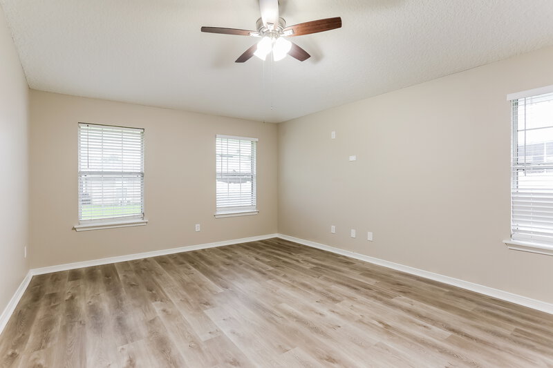 1,730/Mo, 7524 Westland Oaks Dr Jacksonville, FL 32244 Main Bedroom View