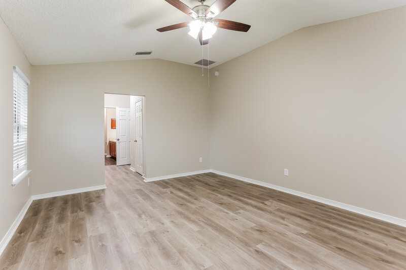 1,730/Mo, 7524 Westland Oaks Dr Jacksonville, FL 32244 Main Bedroom View 2