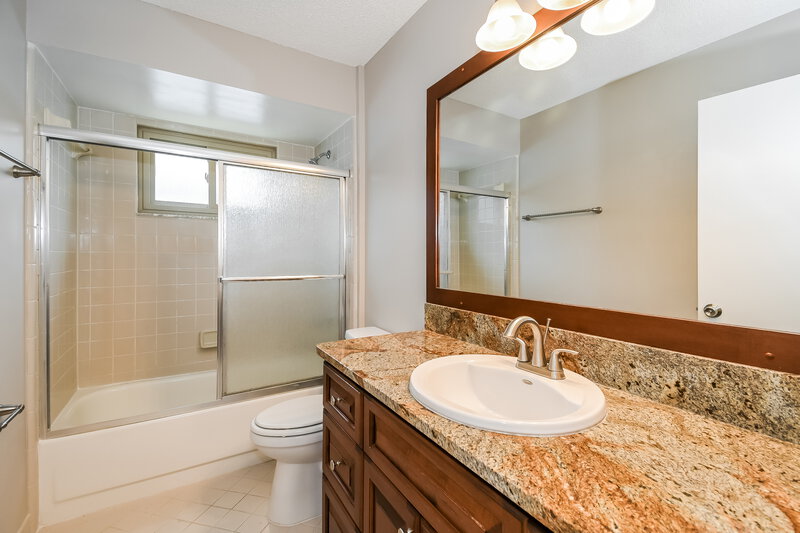 2,055/Mo, 11139 Caroline Crest Dr Jacksonville, FL 32225 Bathroom View