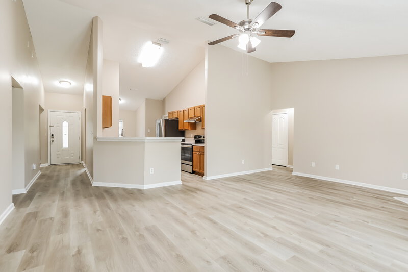 2,090/Mo, 909 Mackinaw Trl St Augustine, FL 32092 Living Room View 2