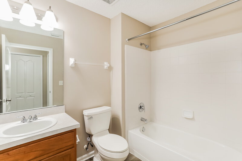 2,090/Mo, 909 Mackinaw Trl St Augustine, FL 32092 Bathroom View