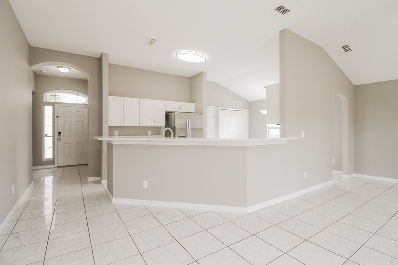 1,950/Mo, 1257 Ardmore St Saint Augustine, FL 32092 Living Room View 2