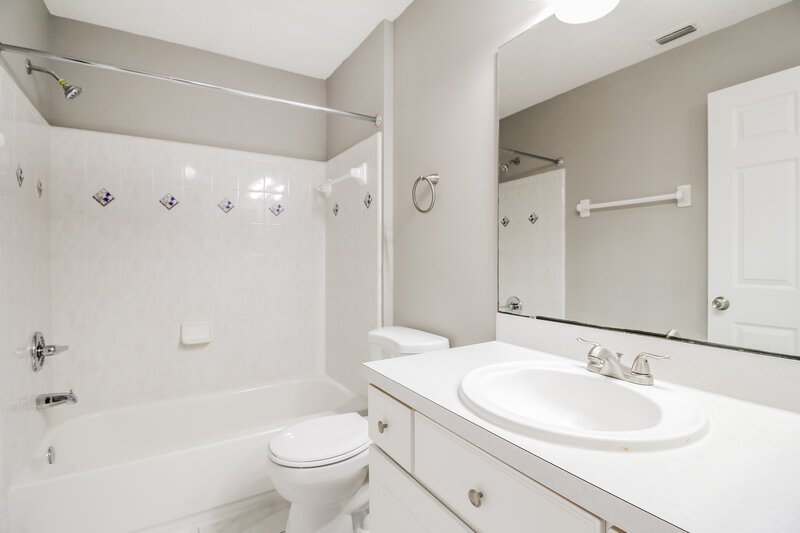 1,950/Mo, 1257 Ardmore St Saint Augustine, FL 32092 Bathroom View