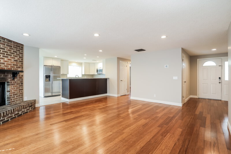 2,020/Mo, 9831 Timberlake Dr E Jacksonville, FL 32257 Living Room View