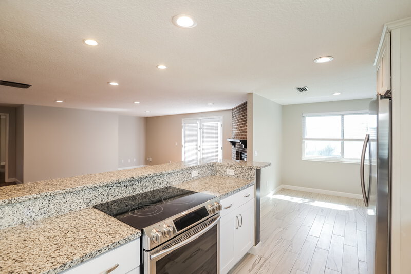 2,020/Mo, 9831 Timberlake Dr E Jacksonville, FL 32257 Kitchen View 2