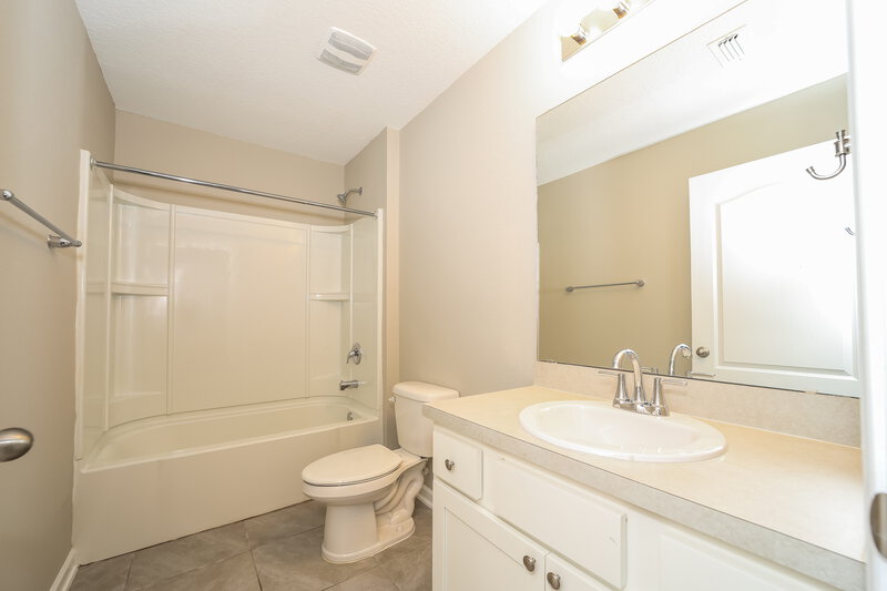 3,100/Mo, 86106 Railway Pl Yulee, FL 32097 Bathroom View