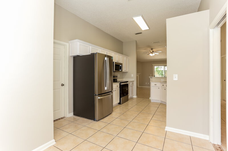 1,755/Mo, 3726 Woodbriar Dr Orange Park, FL 32073 Kitchen View