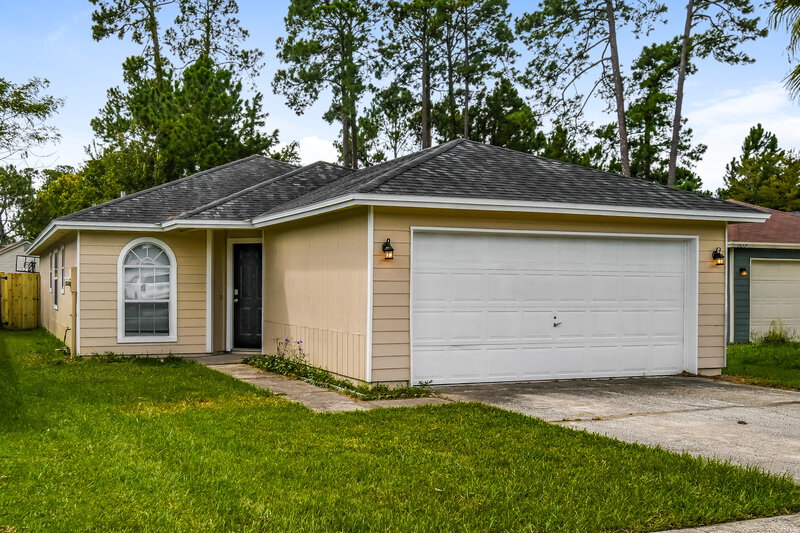 1,870/Mo, 2653 Sam Houston Pl Jacksonville, FL 32246 Front View