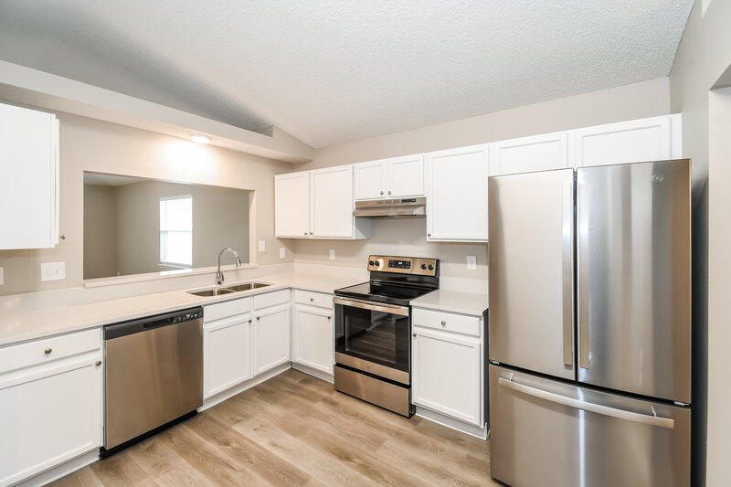 1,870/Mo, 2653 Sam Houston Pl Jacksonville, FL 32246 Kitchen View