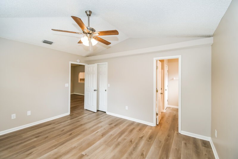 1,870/Mo, 2653 Sam Houston Pl Jacksonville, FL 32246 Main Bedroom View 2