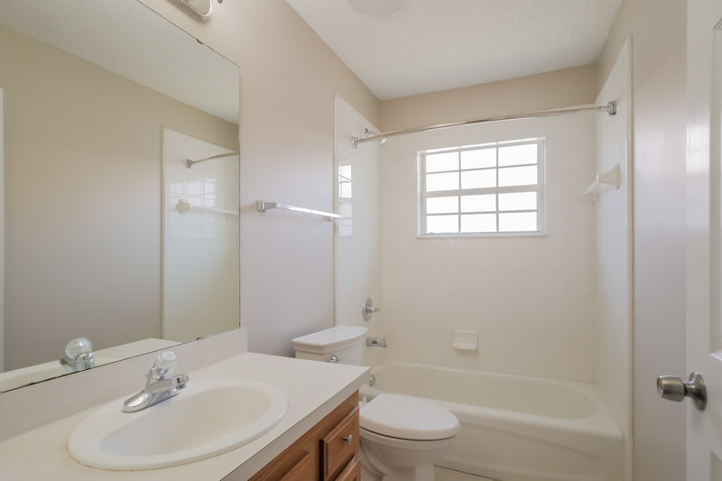 1,915/Mo, 1647 Dockside Dr Fleming Island, FL 32003 Bathroom View