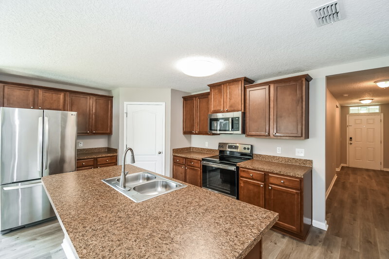 1,915/Mo, 95339 Mistwood Ct Fernandina Beach, FL 32034 Kitchen View 2