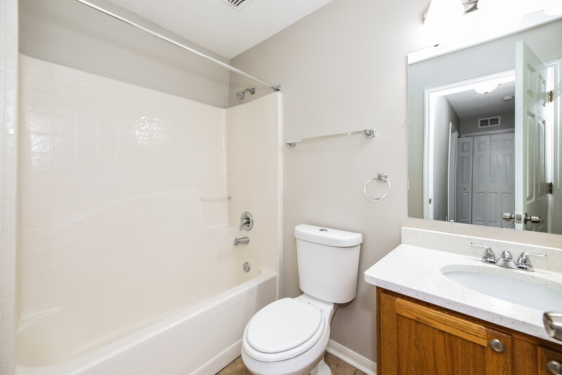 1,525/Mo, 3430 Talisman Dr Middleburg, FL 32068 Bathroom View