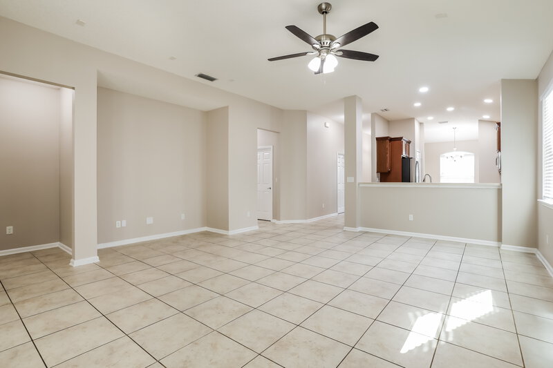 2,040/Mo, 292 Sunshine Dr Saint Augustine, FL 32086 Living Room View