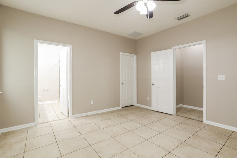 2,040/Mo, 292 Sunshine Dr Saint Augustine, FL 32086 Main Bedroom View 2