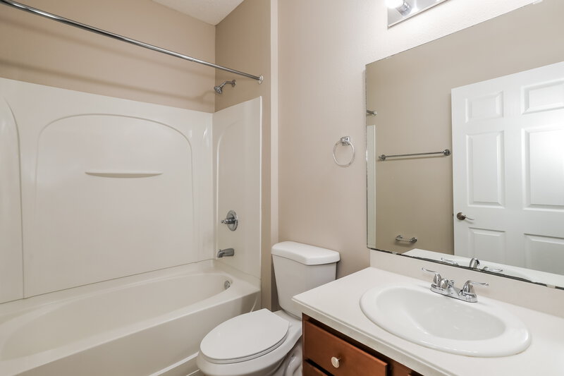 2,040/Mo, 292 Sunshine Dr Saint Augustine, FL 32086 Bathroom View