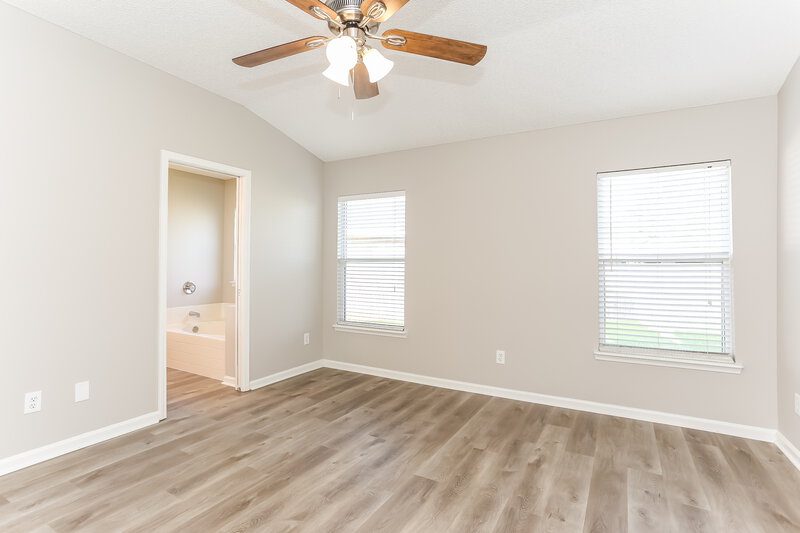 1,965/Mo, 1725 Saw Lake Dr Middleburg, FL 32068 Main Bedroom View