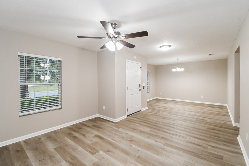 1,785/Mo, 10303 Normanwood Ct Jacksonville, FL 32221 Living Room View