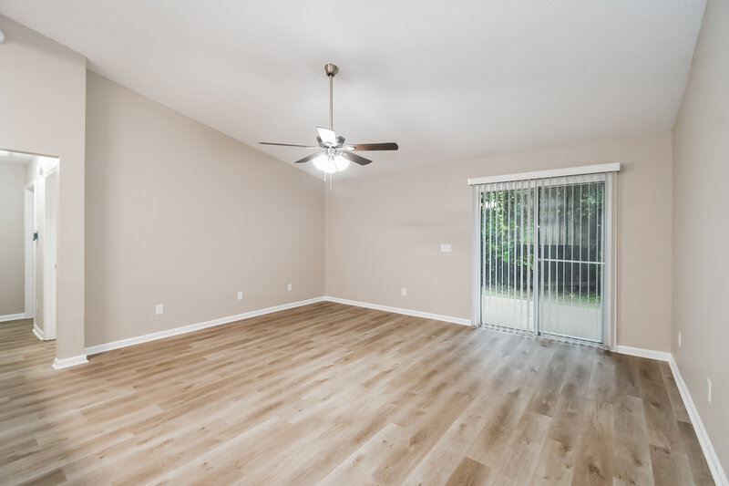 1,785/Mo, 10303 Normanwood Ct Jacksonville, FL 32221 Living Room View 2