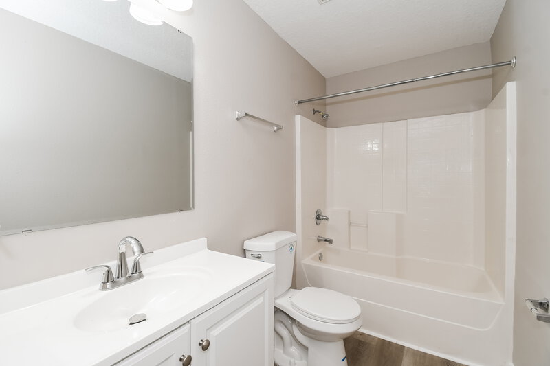 1,785/Mo, 10303 Normanwood Ct Jacksonville, FL 32221 Bathroom View