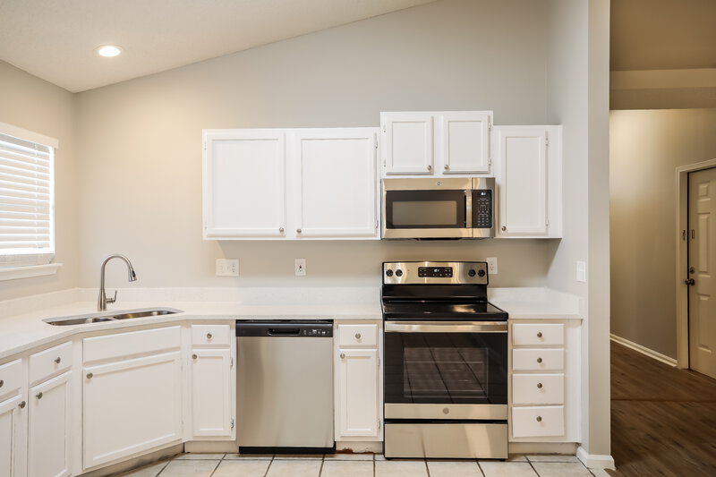 1,625/Mo, 1931 Farm Way Middleburg, FL 32068 Kitchen View