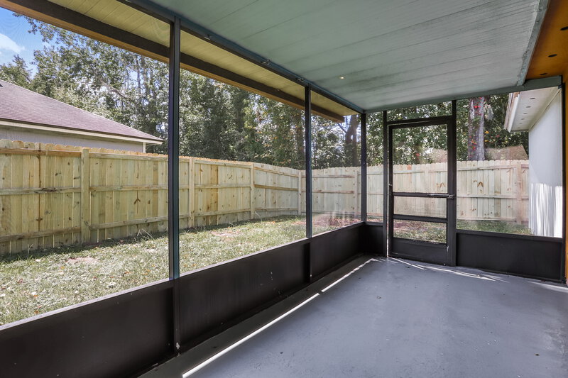 1,625/Mo, 1931 Farm Way Middleburg, FL 32068 Sun Room View