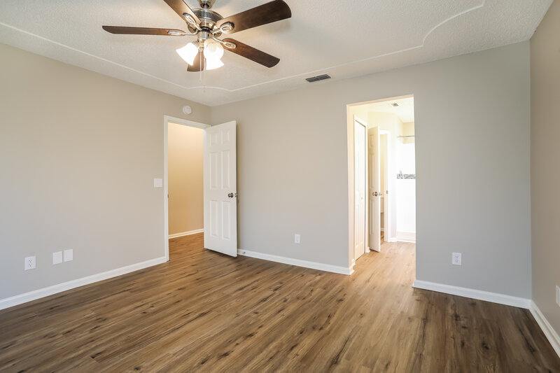 1,625/Mo, 1931 Farm Way Middleburg, FL 32068 Main Bedroom View 2