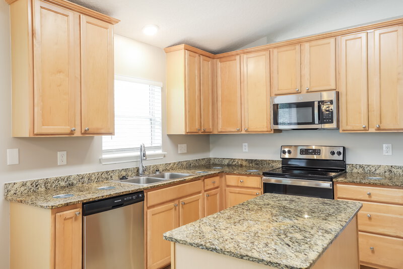 3,420/Mo, 952 Silver Spring Ct Saint Augustine, FL 32092 Kitchen View 2