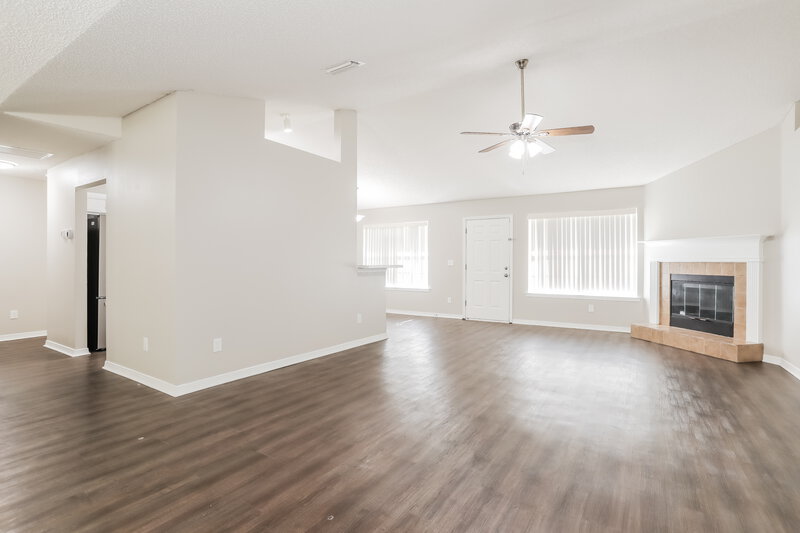 2,920/Mo, 1399 Guardian Dr Jacksonville, FL 32221 Living Room View 2