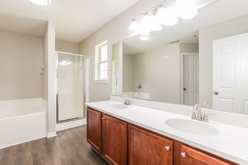 2,920/Mo, 1399 Guardian Dr Jacksonville, FL 32221 Main Bathroom View