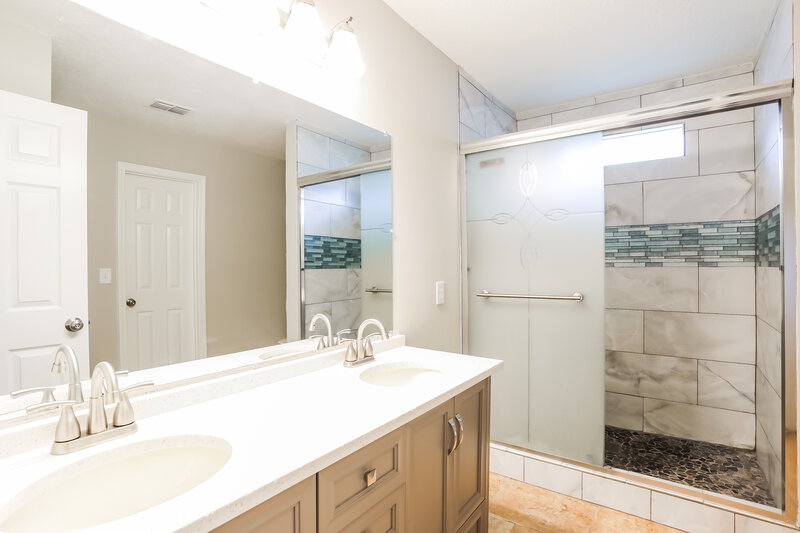 1,870/Mo, 5654 Chirping Way W Jacksonville, FL 32222 Main Bathroom View