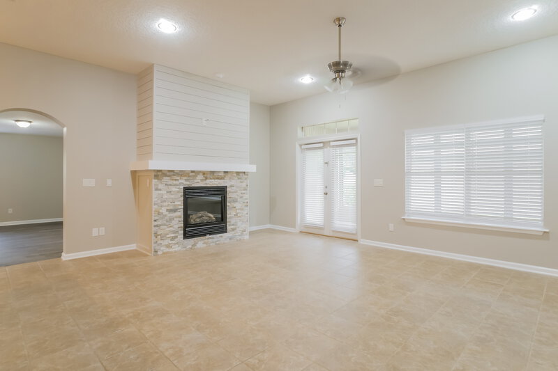 3,380/Mo, 700 Hidden Forest Dr Saint Augustine, FL 32086 Living Room View 2