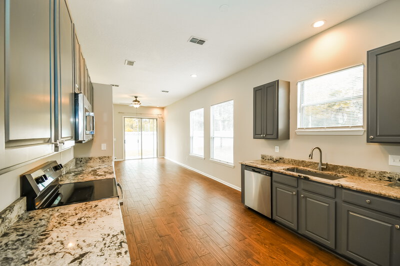 2,440/Mo, 3531 Waterford Oaks Dr Orange Park, FL 32065 Kitchen View 2