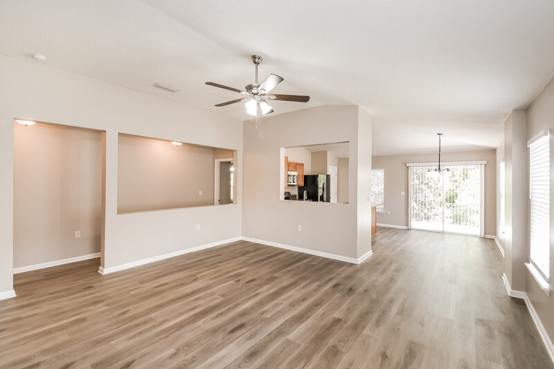 1,720/Mo, 2147 Brian Lakes Dr N Jacksonville, FL 32221 Living Room View 2