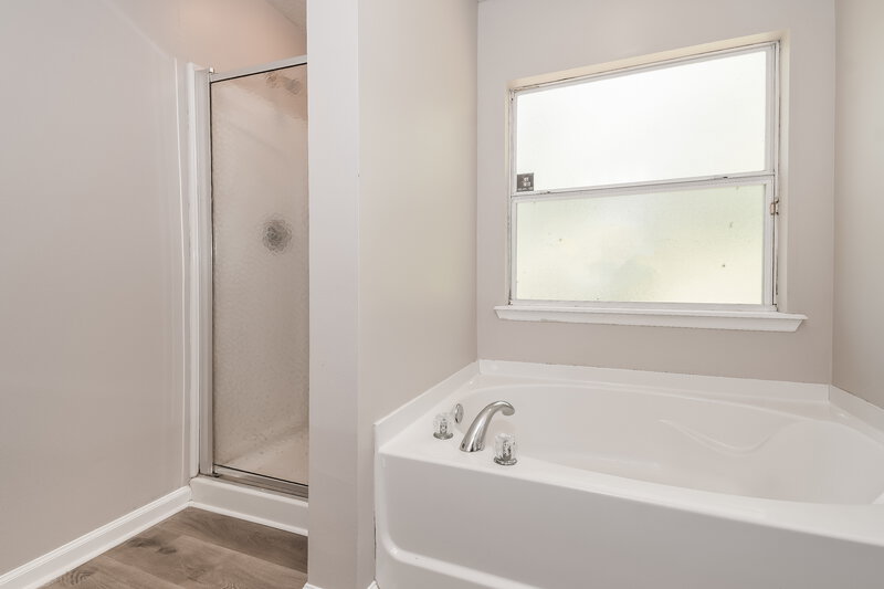 1,720/Mo, 2147 Brian Lakes Dr N Jacksonville, FL 32221 Main Bathroom View 2