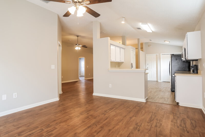 1,950/Mo, 2695 Secret Harbor Dr Orange Park, FL 32065 Sitting Room View 2