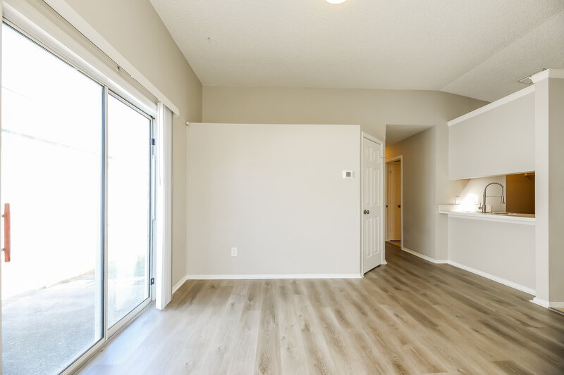 1,825/Mo, 605 Staffordshire Dr E Jacksonville, FL 32225 Dining Room View