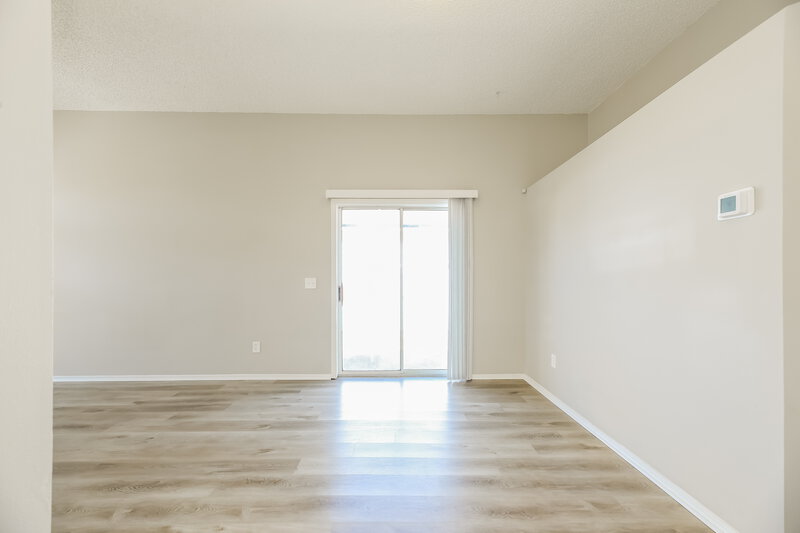 1,825/Mo, 605 Staffordshire Dr E Jacksonville, FL 32225 Dining Room View 2